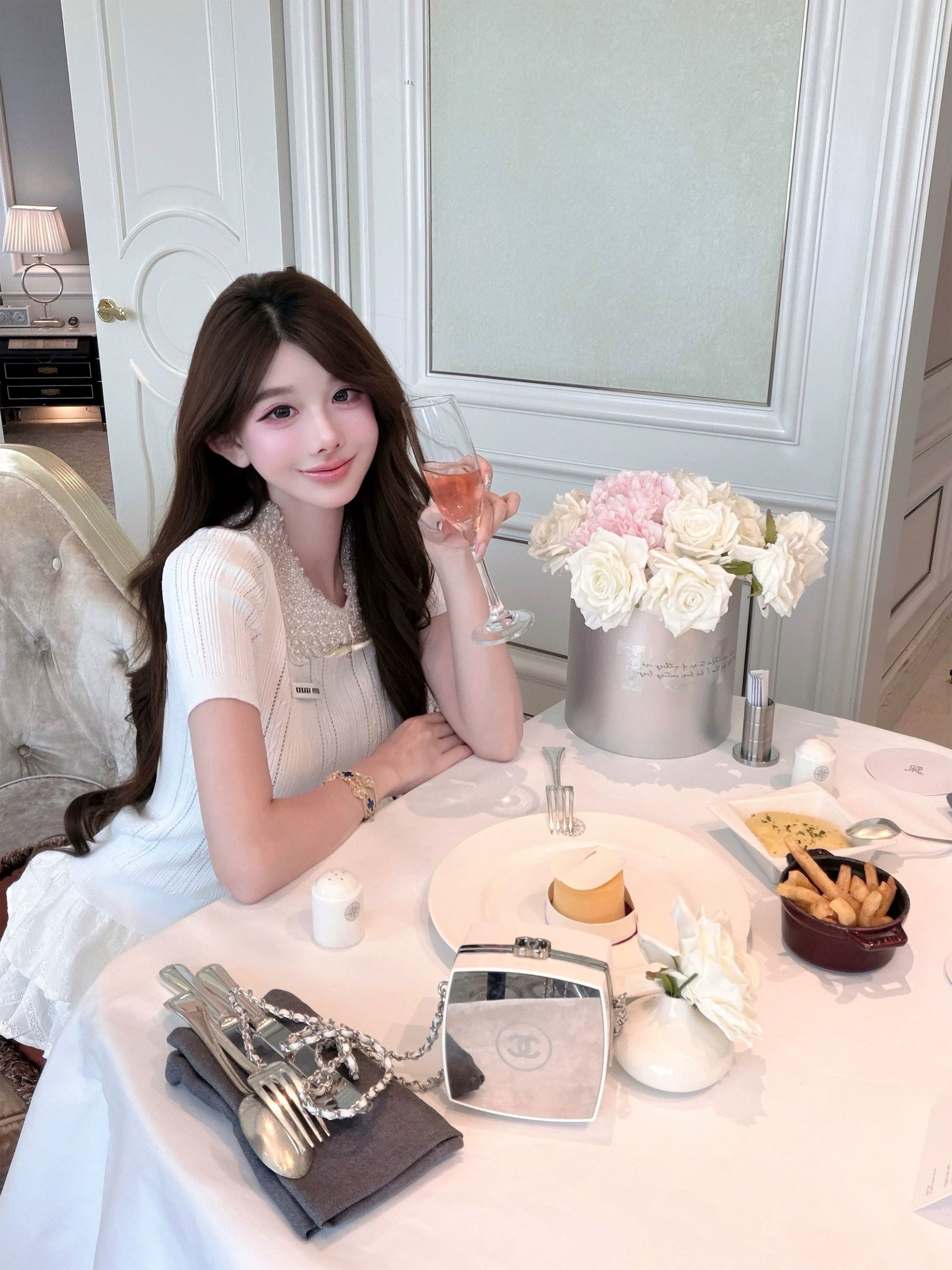 Miumiu千金风钉珠上衣