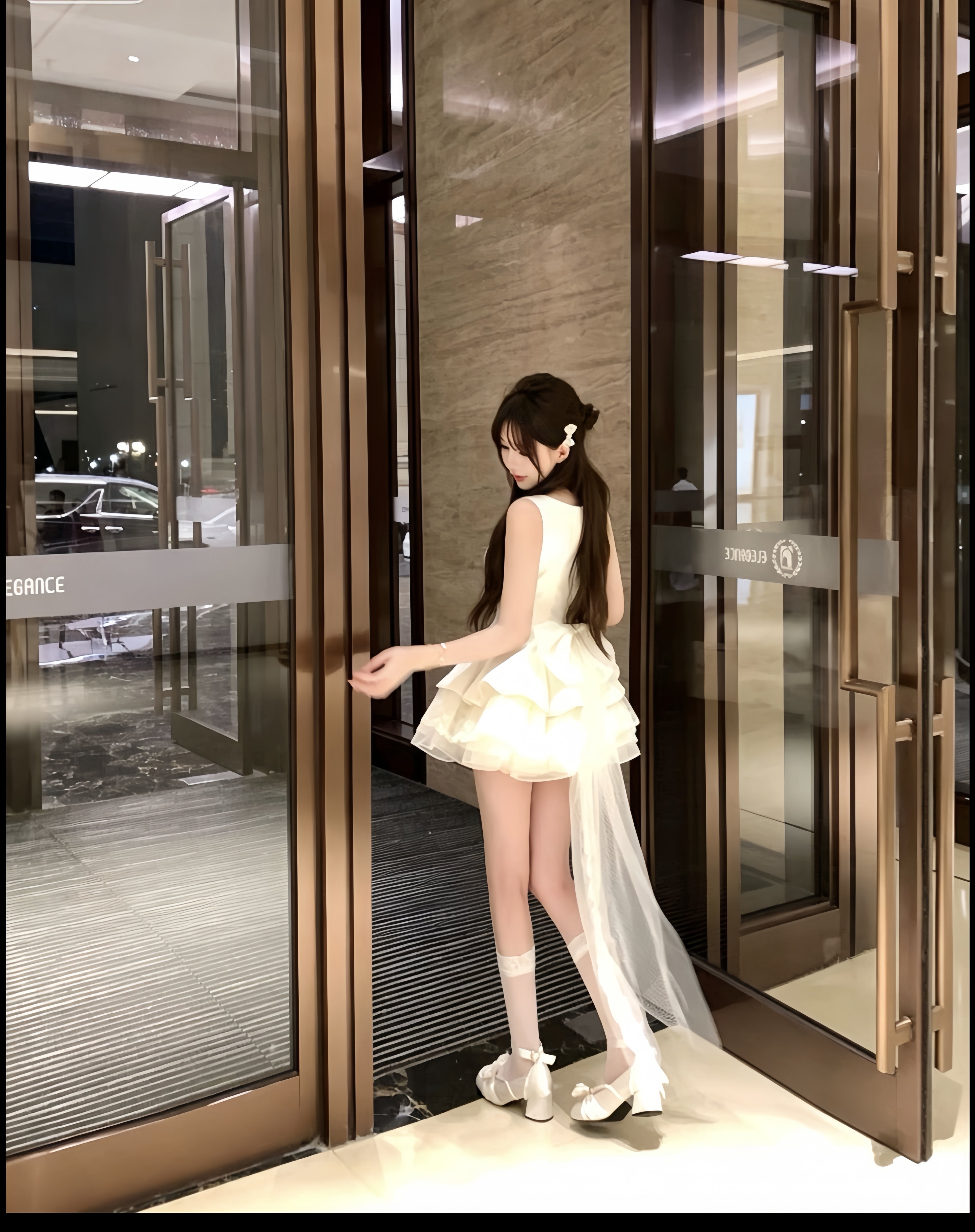 奶白月光燕尾蓬蓬裙