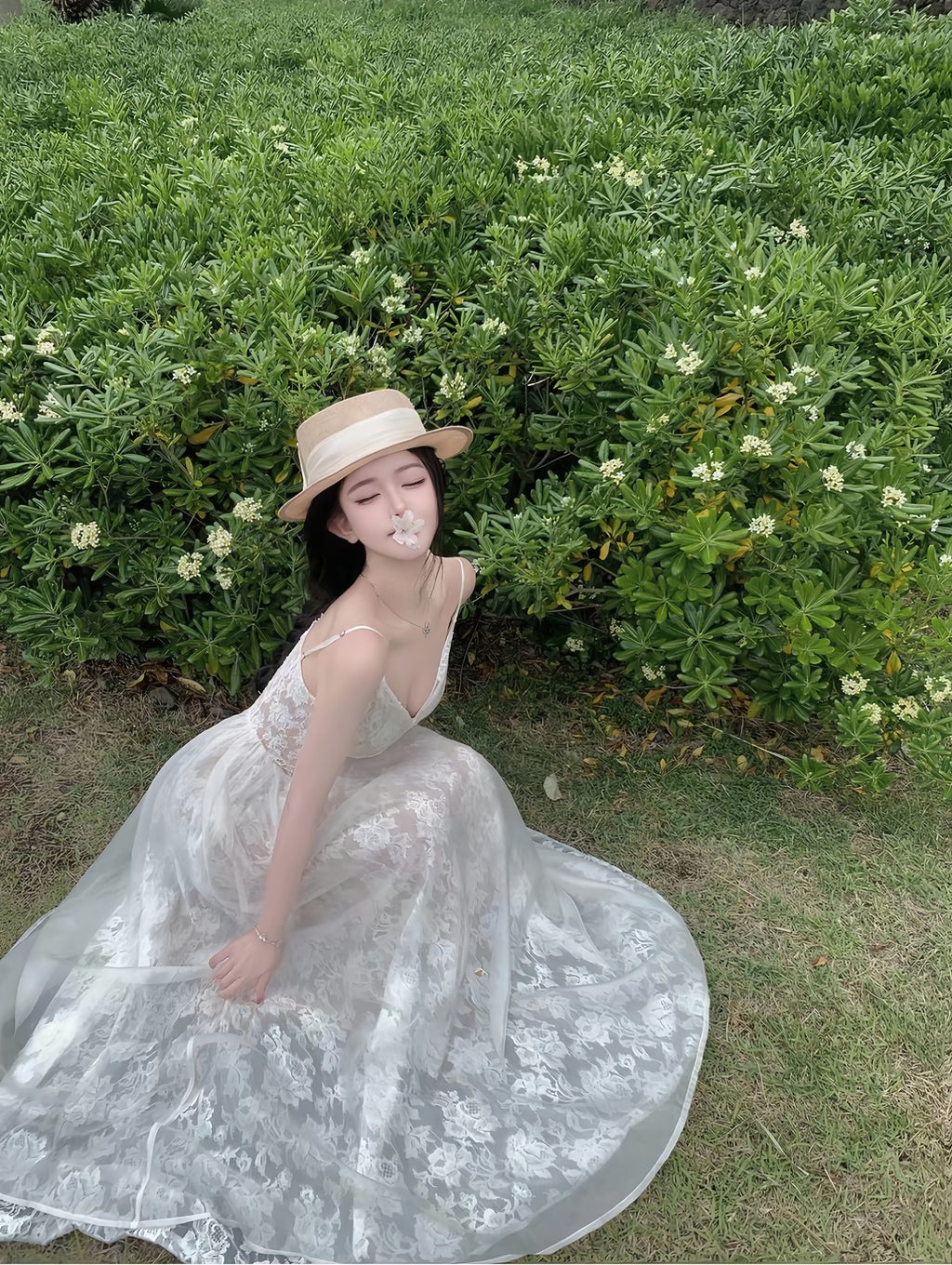 浮雕蕾丝'玫瑰蕾丝显瘦A字吊带长裙