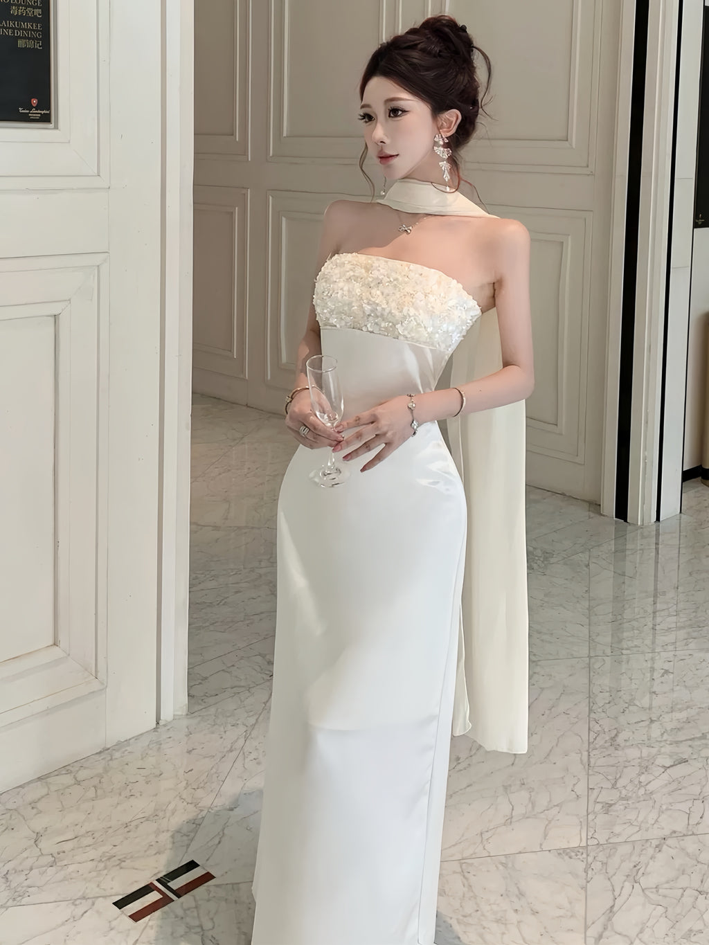 飘带抹胸缎面鱼尾晚礼服