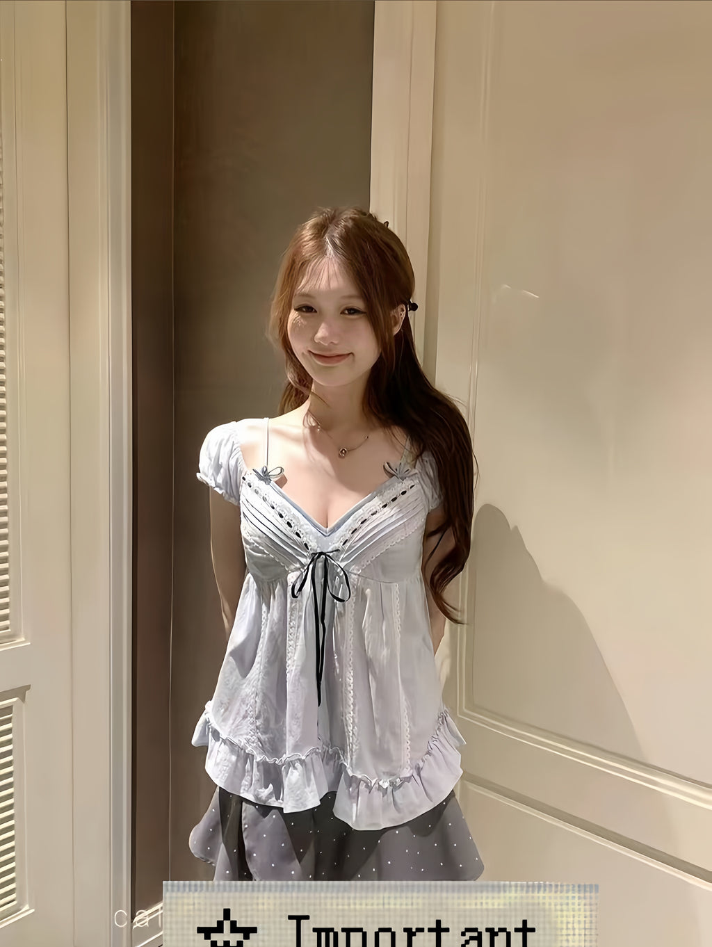 泡泡袖v领氛围感上衣