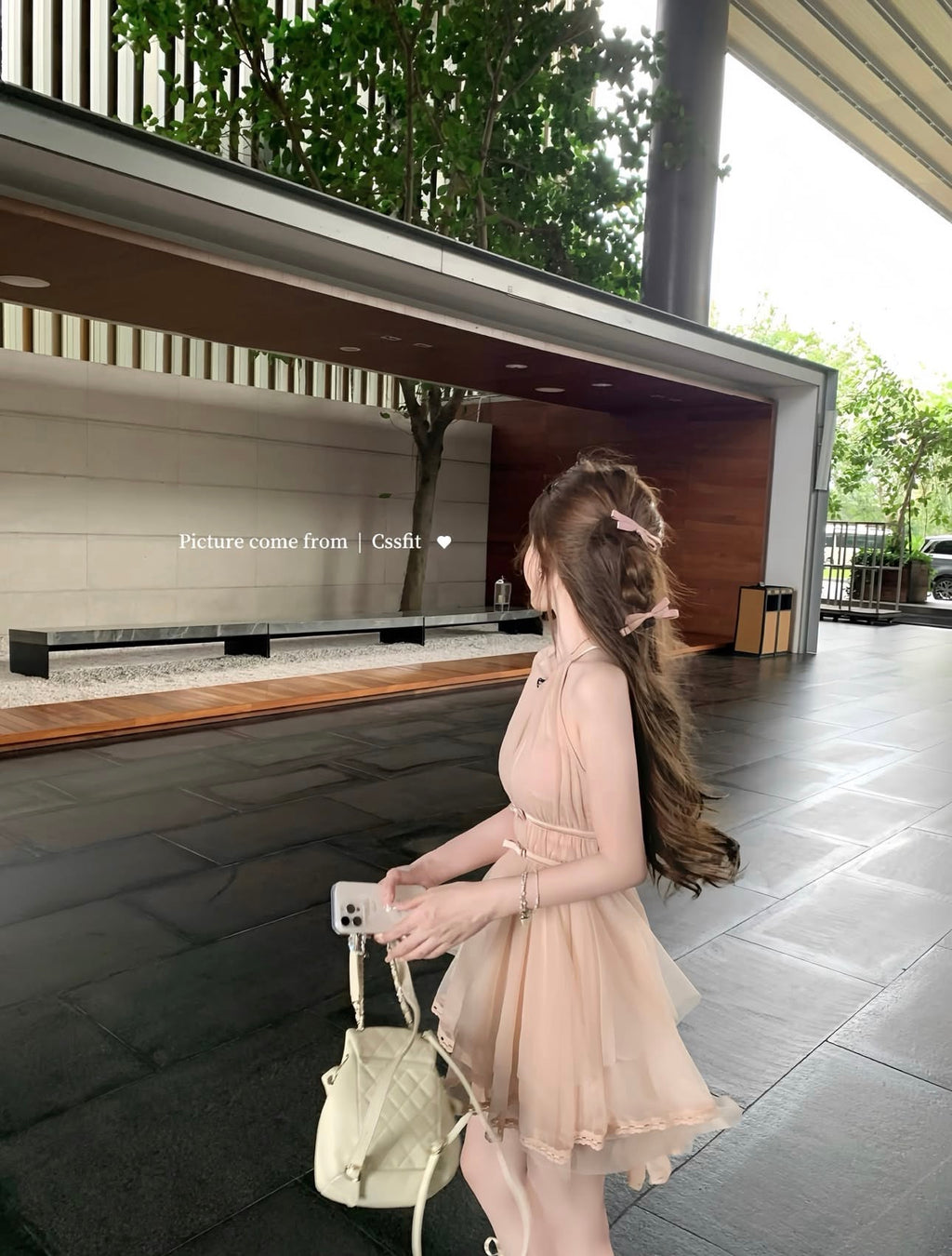 纯欲挂脖网纱连衣裙