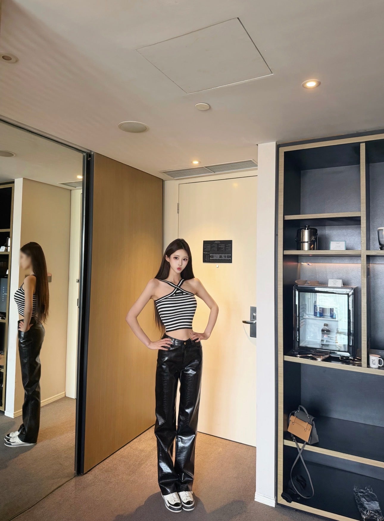 Miumiu黑白条纹吊带