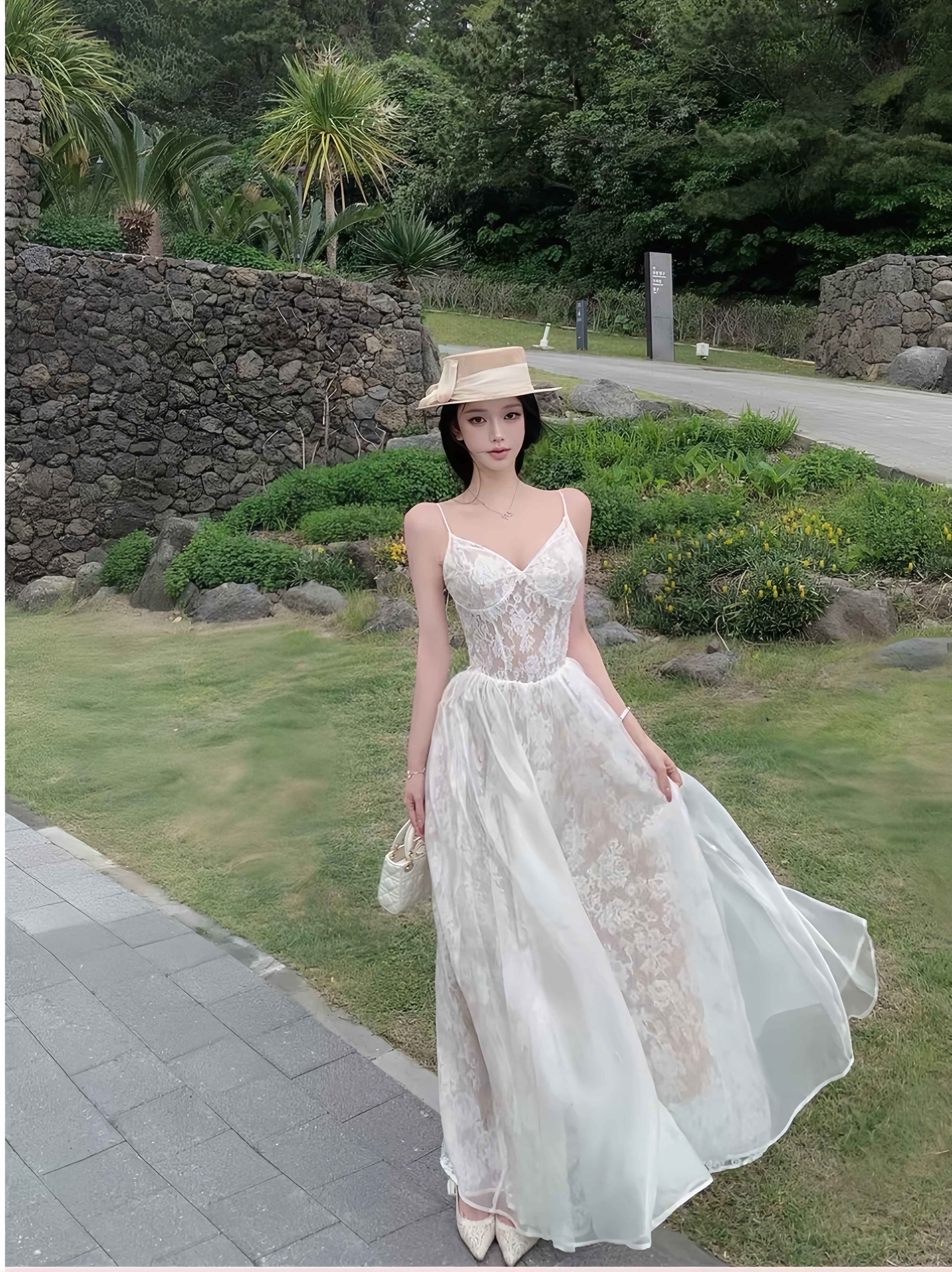 浮雕蕾丝'玫瑰蕾丝显瘦A字吊带长裙